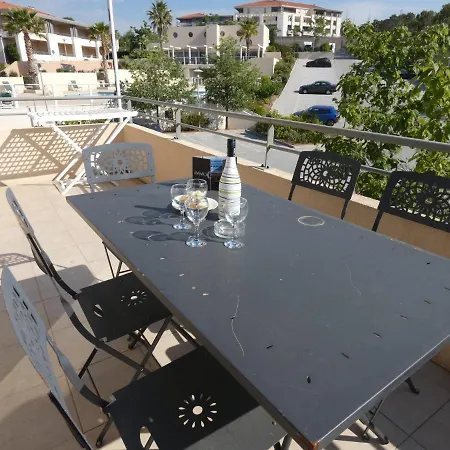 Les Pins Parasols De La Roque