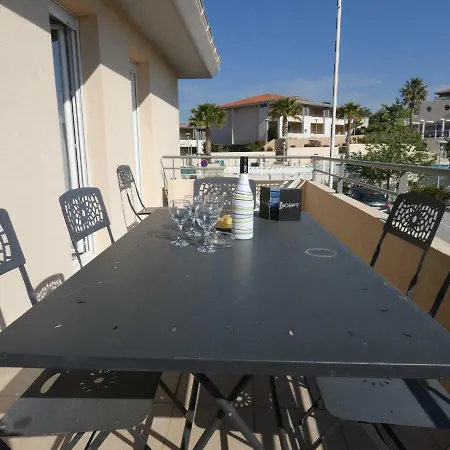 Les Pins Parasols De La Roque Apartment